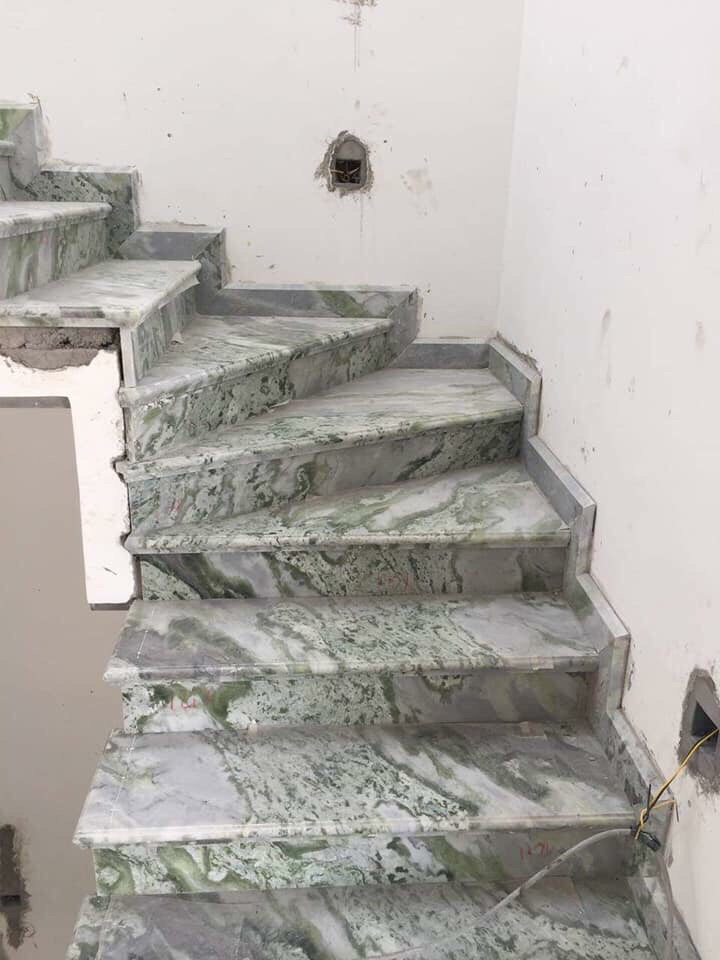 da-op-lat-cau-thang-9